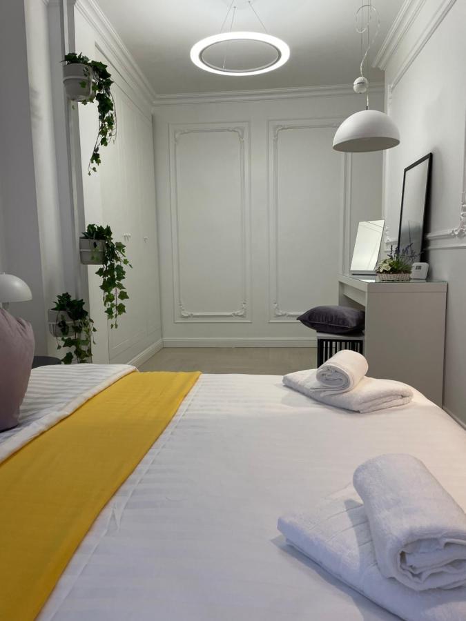 Luxury City Studios Curtea de Argeş Esterno foto