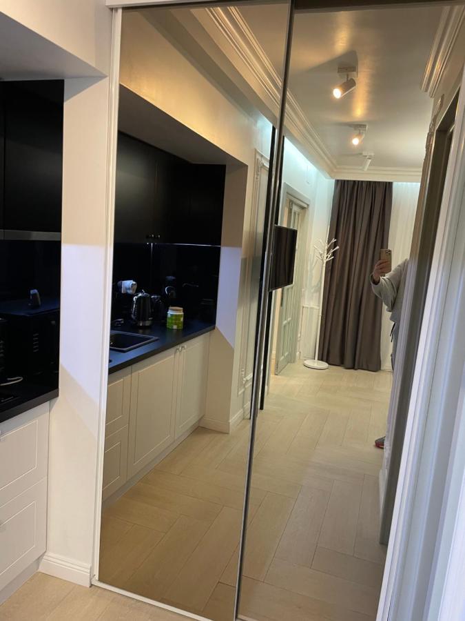 Luxury City Studios Curtea de Argeş Esterno foto