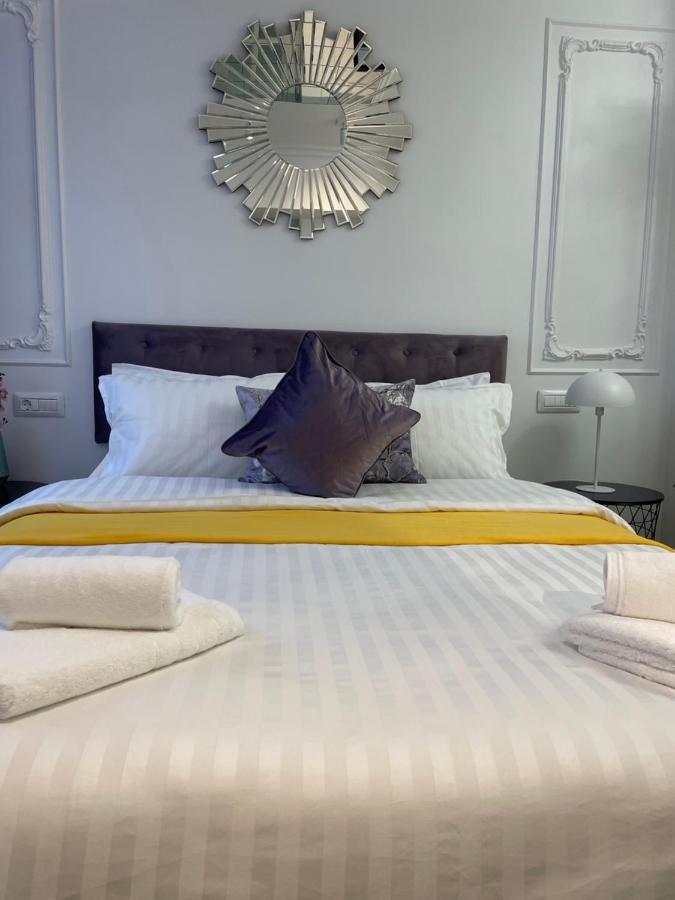 Luxury City Studios Curtea de Argeş Esterno foto